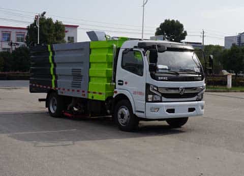 东风多利卡7方吸尘车（国6）