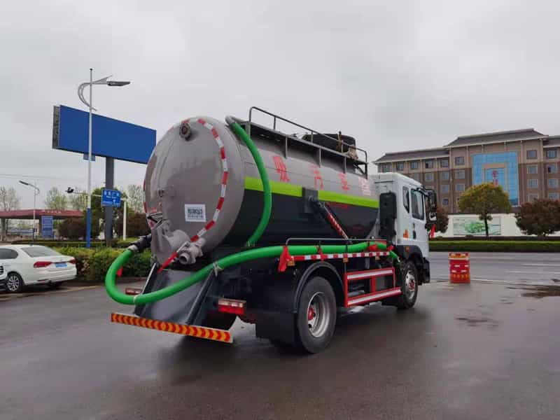 东风D9吸污车(国6）