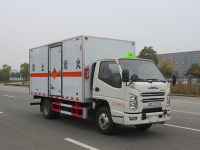 4.2M江铃爆破器材运输车