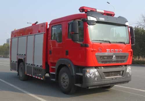重汽6吨水罐消防车